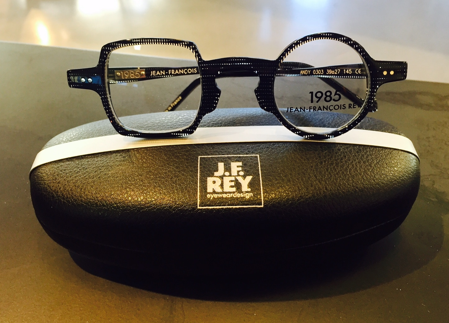 Monture clearance lunette asymétrique