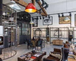 intérieur de l'atelier de l'opticien